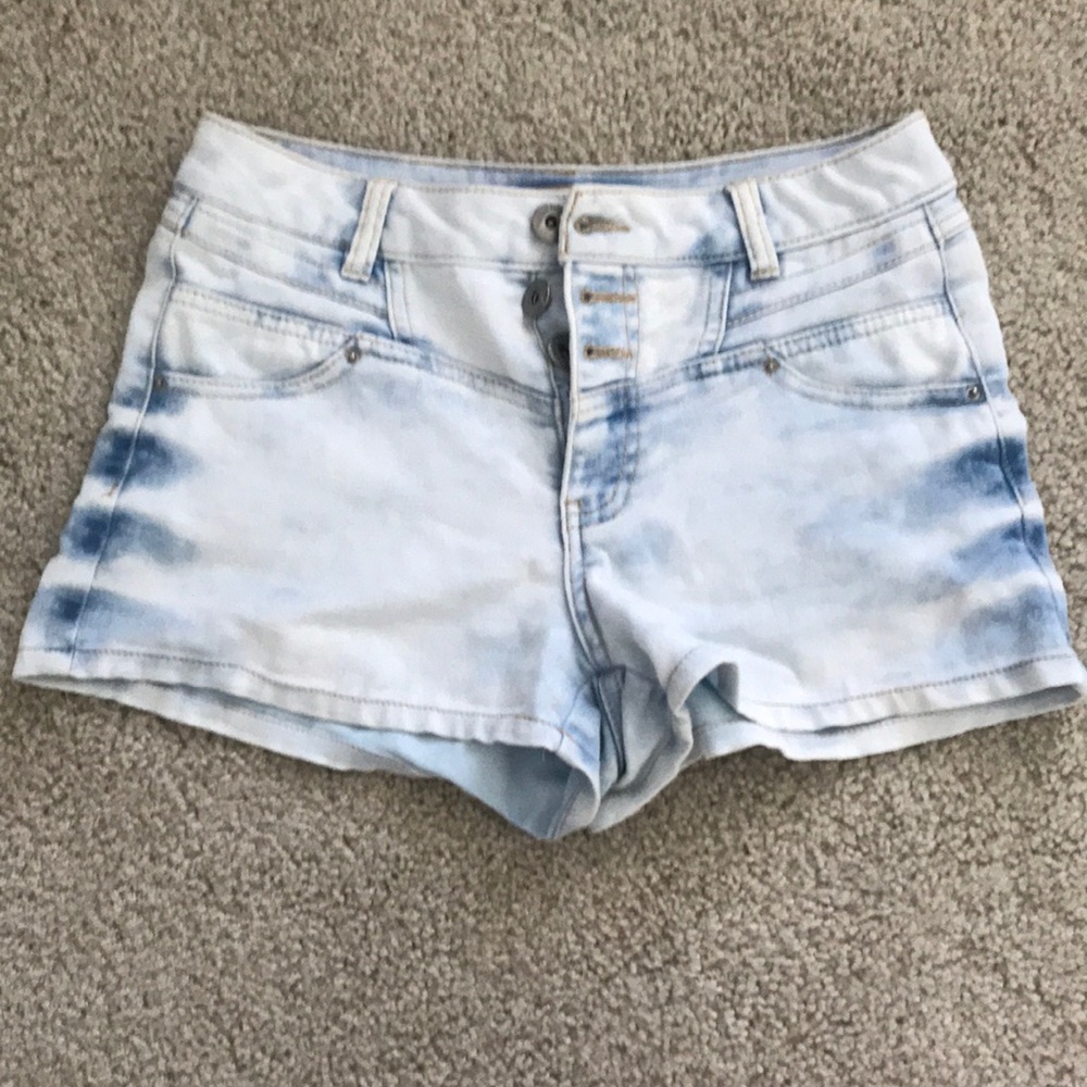 Light wash jean shorts